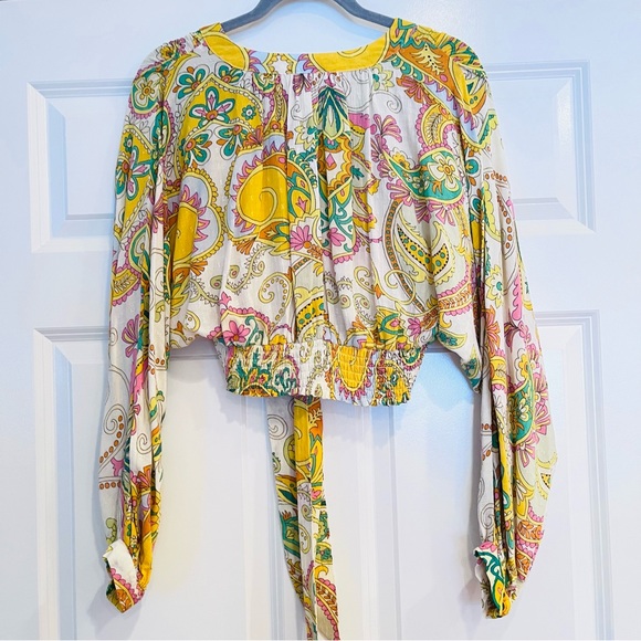 Haute Hippie Cropped Blouse Top Sz Small Paisley Tie Waist Boho Vibrant Tropical - Picture 4 of 7
